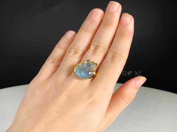 Chọn màu sắc trang sức phù hợp cho người Mệnh Kim