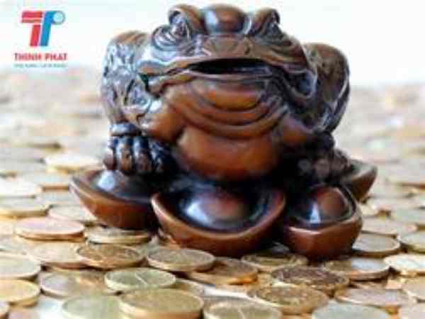 Đặt Thiềm Thừ đúng cách tiền vào như nước