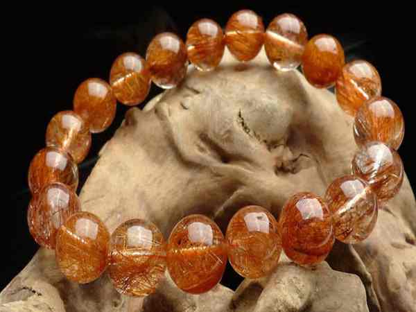 Cách chọn vòng đá phong thủy hợp mệnh Hỏa