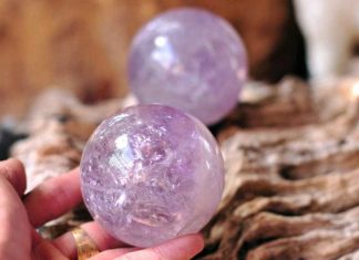 Đá phong thủy để bàn: Thạch Anh tím