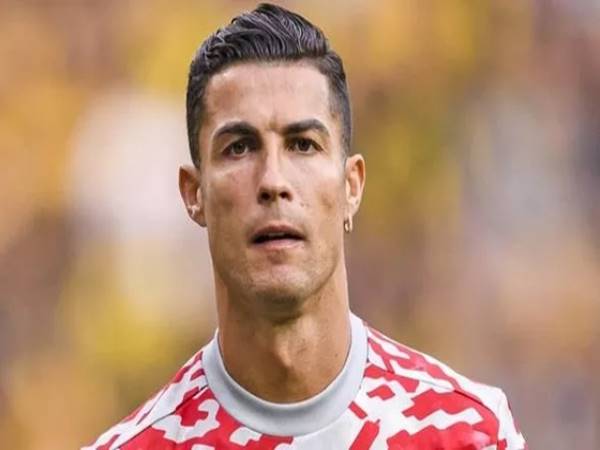 Bóng đá Quốc tế 17/9: Ronaldo ngăn Conte đến Man Utd