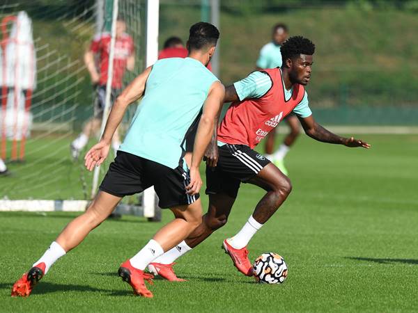 Tin Arsenal 7/9: Pháo thủ nhận tin vui từ Thomas Partey