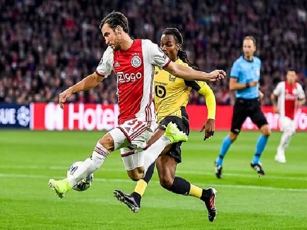 Soi kèo Ajax Amsterdam vs Borussia Dortmund 20/10