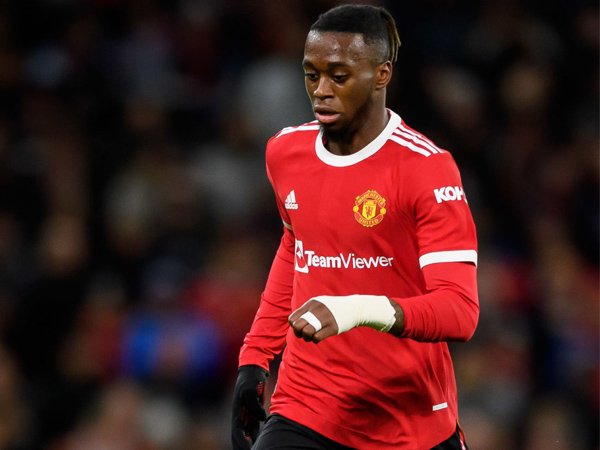 Bóng đá quốc tế 9/12: Wan-Bissaka dính chấn thương