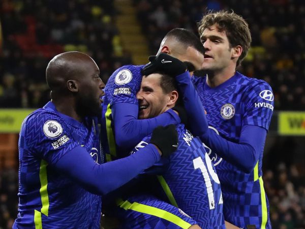 Điểm tin trưa 2/12: Chelsea tiếp tục dẫn đầu, Man City và Liver bám đuổi