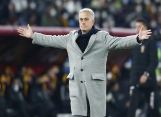 Bóng đá quốc tế 12/1: AS Roma không sa thải Mourinho