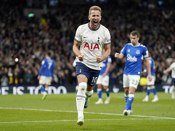 Bóng đá quốc tế 21/10: MU hãy phá két ký Harry Kane