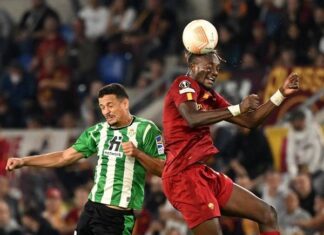 Bóng đá quốc tế 7/10: AS Roma thua ngược Real Betis