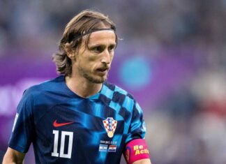 Bóng đá quốc tế 14/12: Modric chúc Messi vô địch World Cup