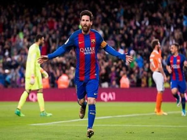 Messi đá tiền đạo cánh phải tại Barcelona (Dưới thời Frank Rijkaard)