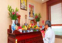 Văn khấn cúng vong linh tại nhà giúp gia đạo bình an