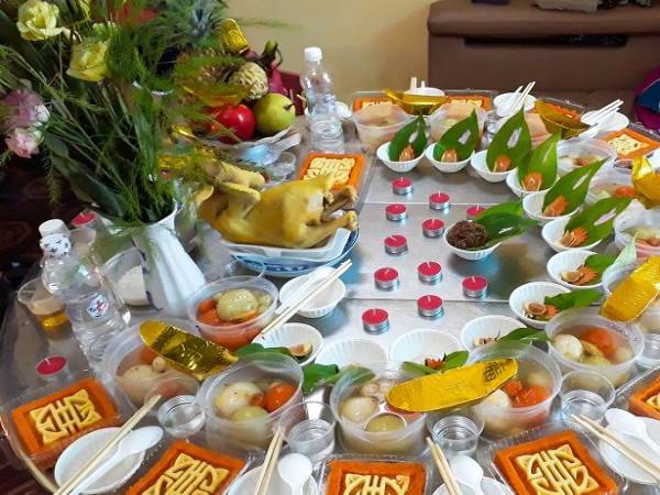 Mâm cúng 12 Bà Mụ và 3 Đức Ông