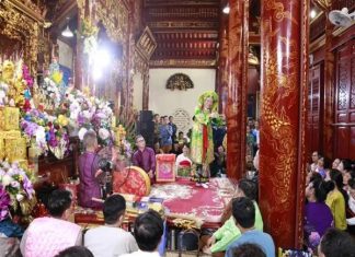 Văn khấn mẫu đông cuông đầu năm cầu bình an và tài lộc