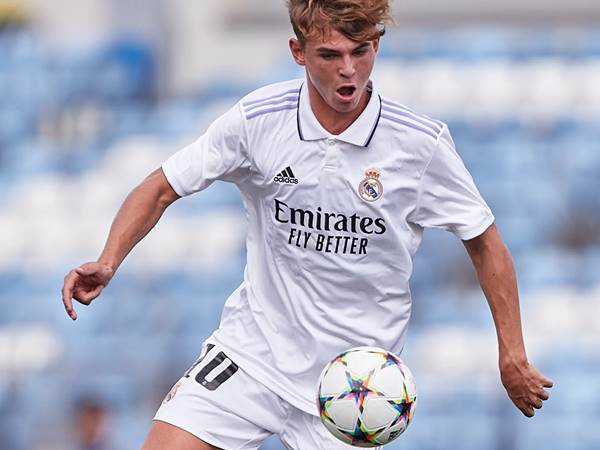 Những cột mốc vàng son trong sự nghiệp của Nico Paz