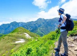 Nằm mơ thấy leo núi có điềm tốt hay xấu, số nào may mắn?