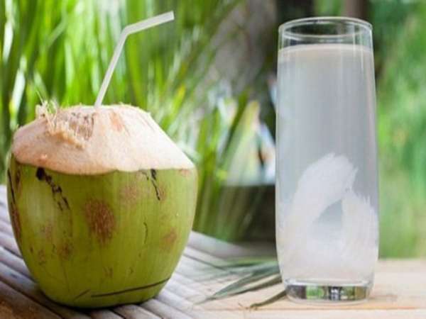 Mơ thấy uống nước dừa