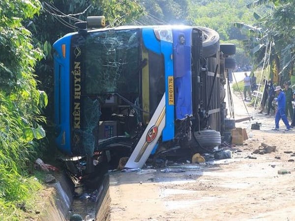 Nằm mơ thấy xe khách bị lật cảnh báo điều gì?