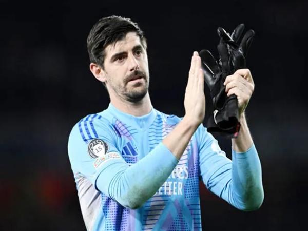 Real Madrid tìm người kế nhiệm Courtois