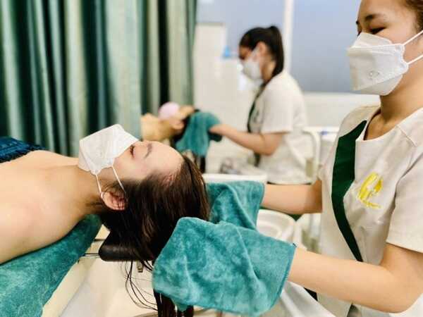 Nằm mơ thấy gội đầu là điềm gì, có số gì tài lộc?