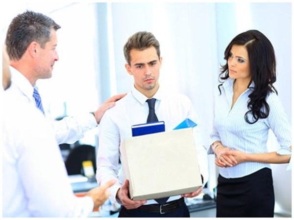 Nằm mơ thấy bị đuổi việc có ý nghĩa gì, có con gì may mắn?